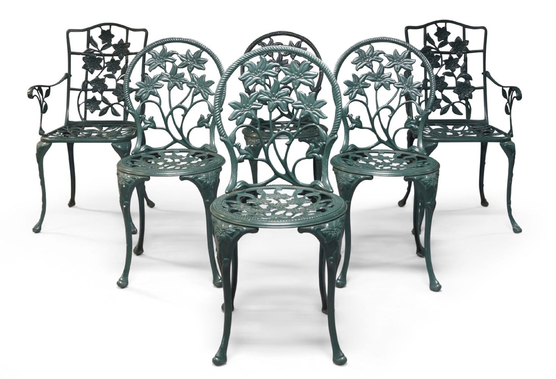 A Victorian style green painted cast aluminium garden table and six chairs, the table top with a - Bild 2 aus 2