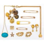 A group of jewellery, comprising: four gold safety pin brooches, two with Chester hallmarks for