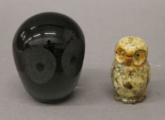 Two owl formed paperweights. The largest 9 cm high.