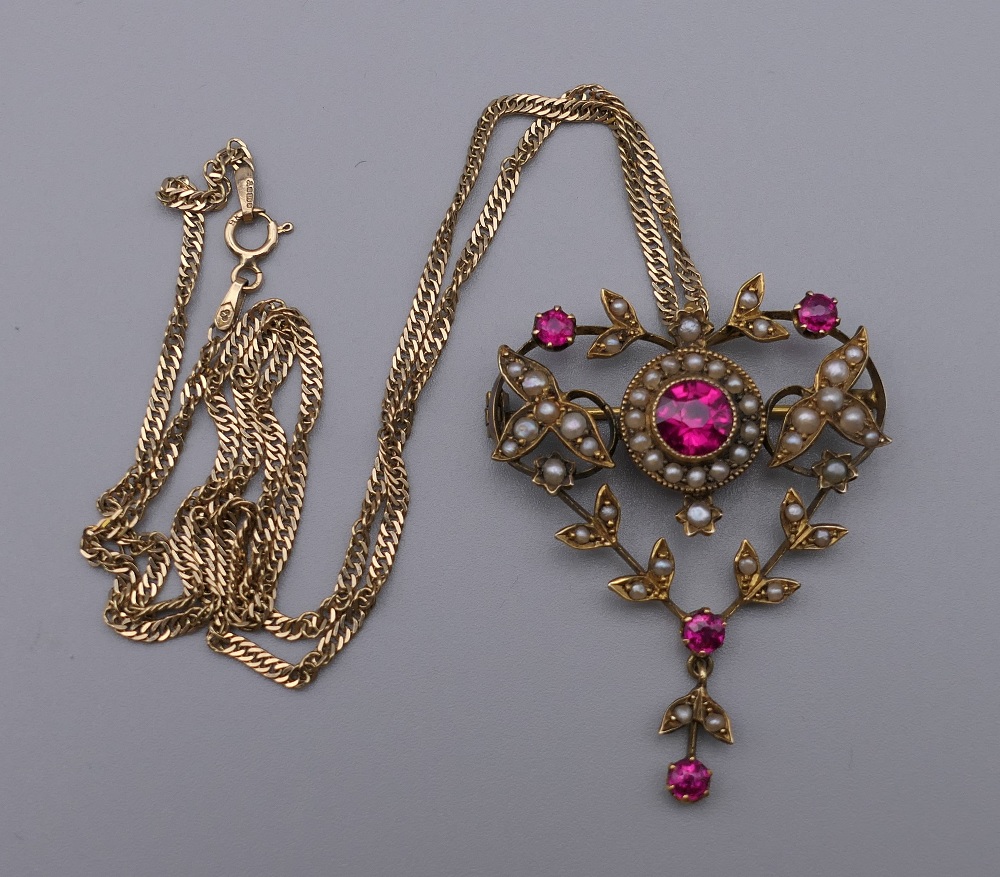 An Edwardian 9 ct gold seed pearl and red stone set pendant, on 9 ct gold chain. The pendant 4. - Image 5 of 5