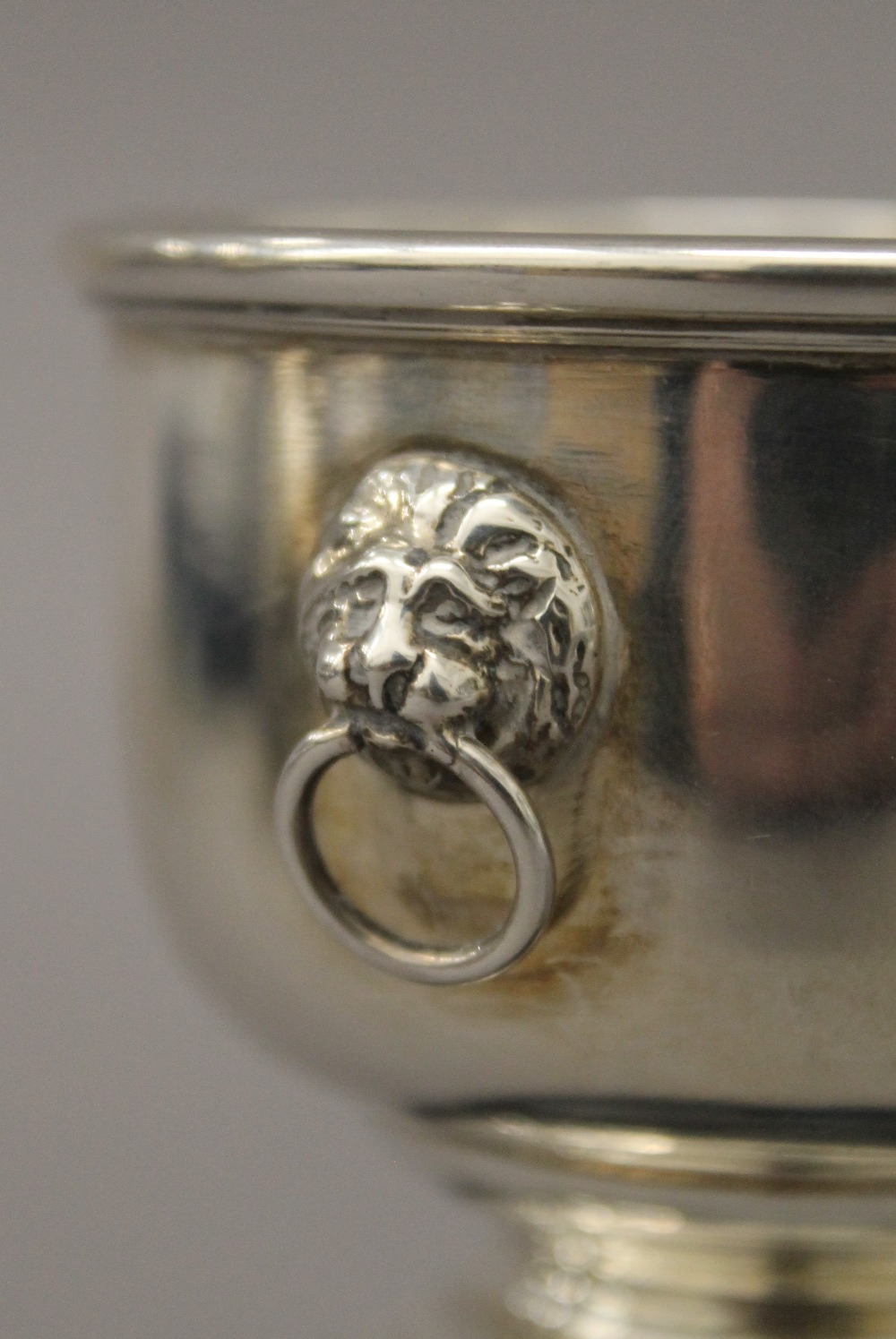 A miniature silver rose bowl on stand. 6.5 cm diameter. 64.2 grammes of silver. - Image 5 of 5