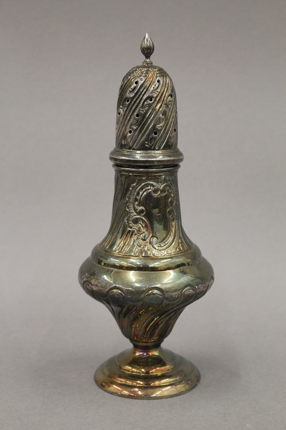 A silver sugar caster. 21 cm high. 5.5 troy ounces. - Image 2 of 3