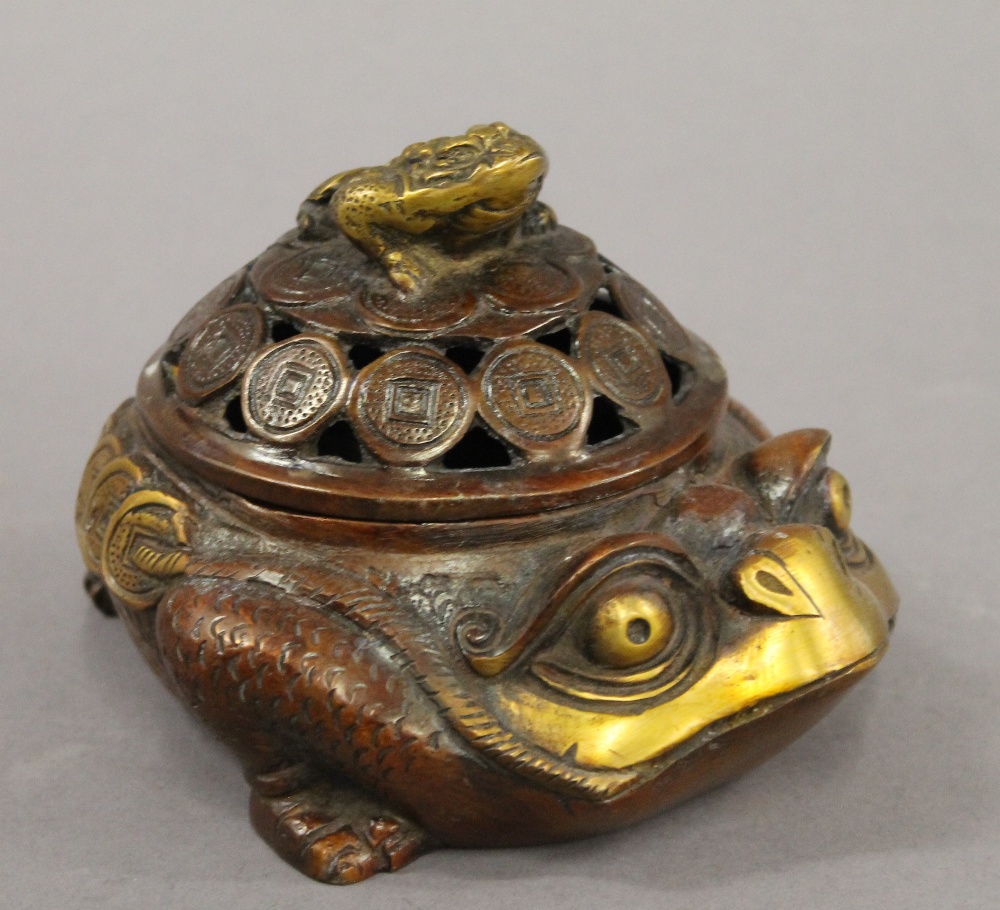 A Chinese bronze frog censer. 10 cm high. - Image 2 of 4