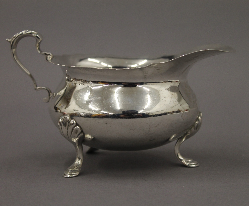 A silver sauce boat. 13 cm long. 3.5 troy ounces.