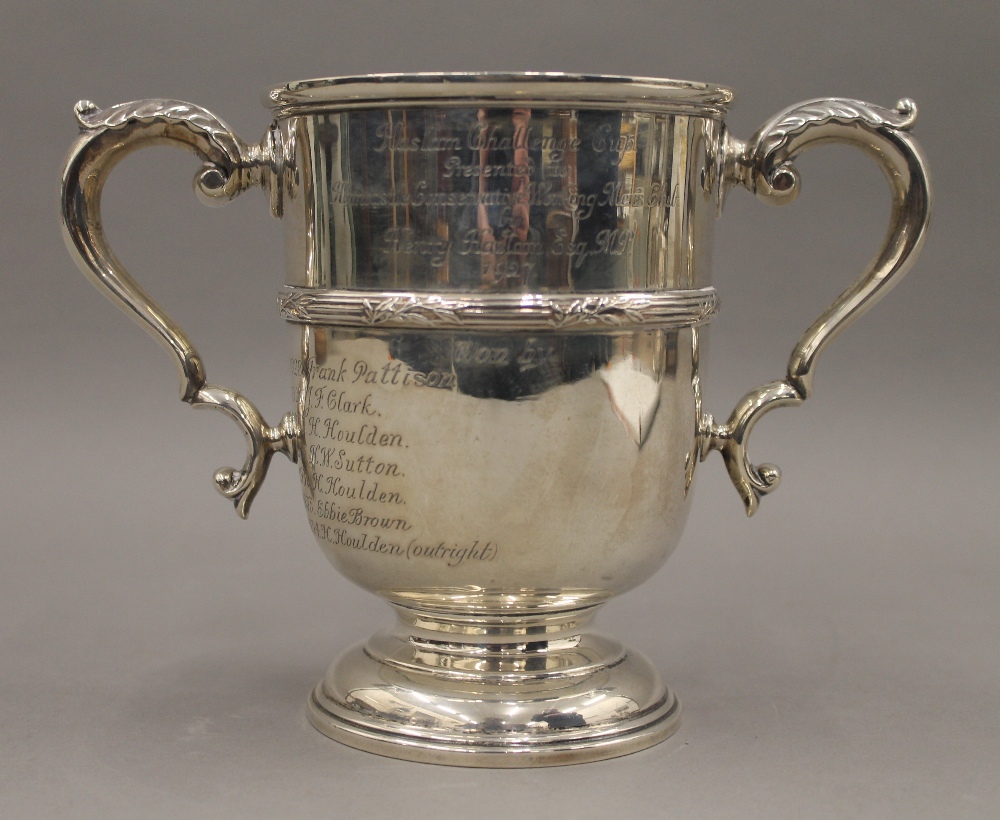 A silver trophy, - Image 2 of 4
