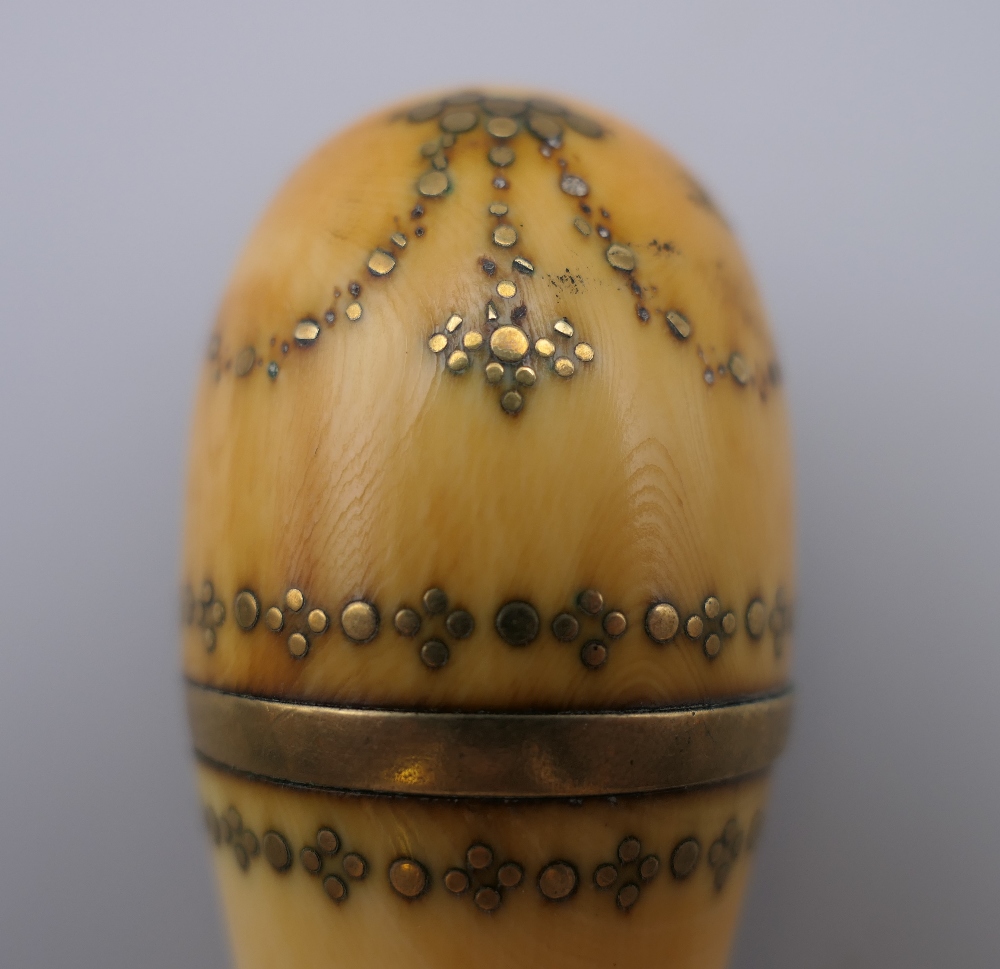 A 19th century piquet inlaid ivory handle. 11.5 cm high. - Image 3 of 9