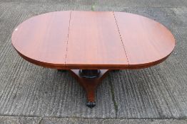 WITHDRAWN A modern extending dining table. 190 cm long extended.