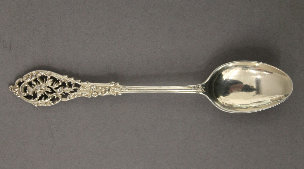 A cased set of silver teaspoons. 2.5 troy ounces. - Image 3 of 5