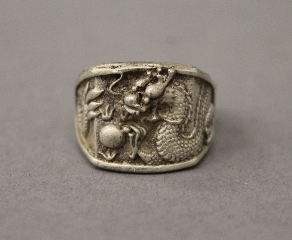 Five Chinese rings - Image 3 of 7