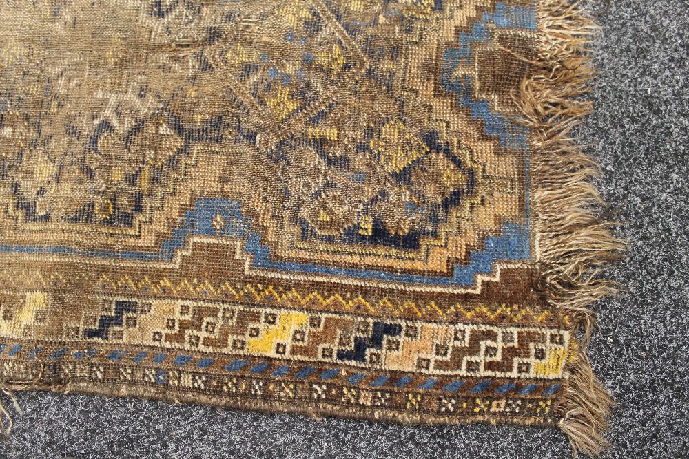 A small antique rug. 105 x 76 cm. - Image 2 of 3