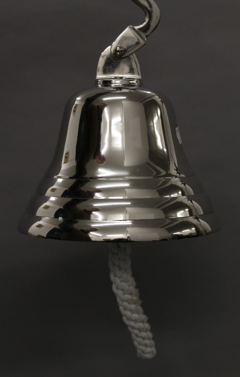 A chrome bell. 20 cm high. - Image 3 of 3
