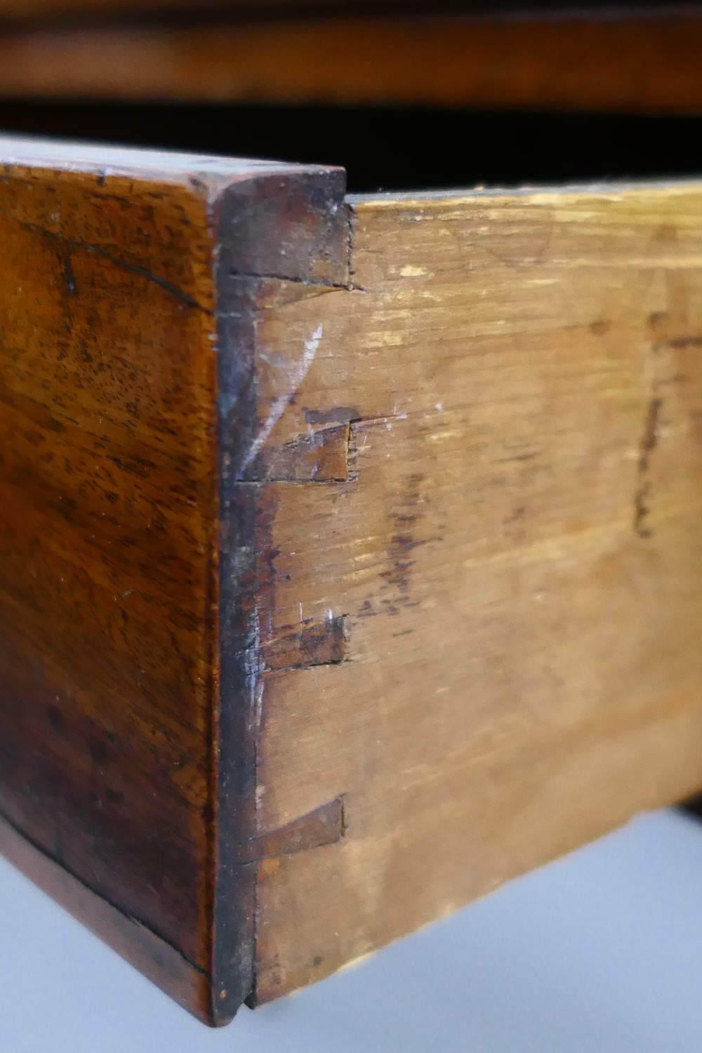 A Victorian mahogany two drawer side table. 86 cm wide, 47.5 cm deep, 76.5 cm high. - Image 4 of 5