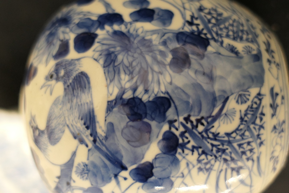 An 18th century Chinese blue and white porcelain bowl and a 19th century blue and white porcelain - Image 14 of 20