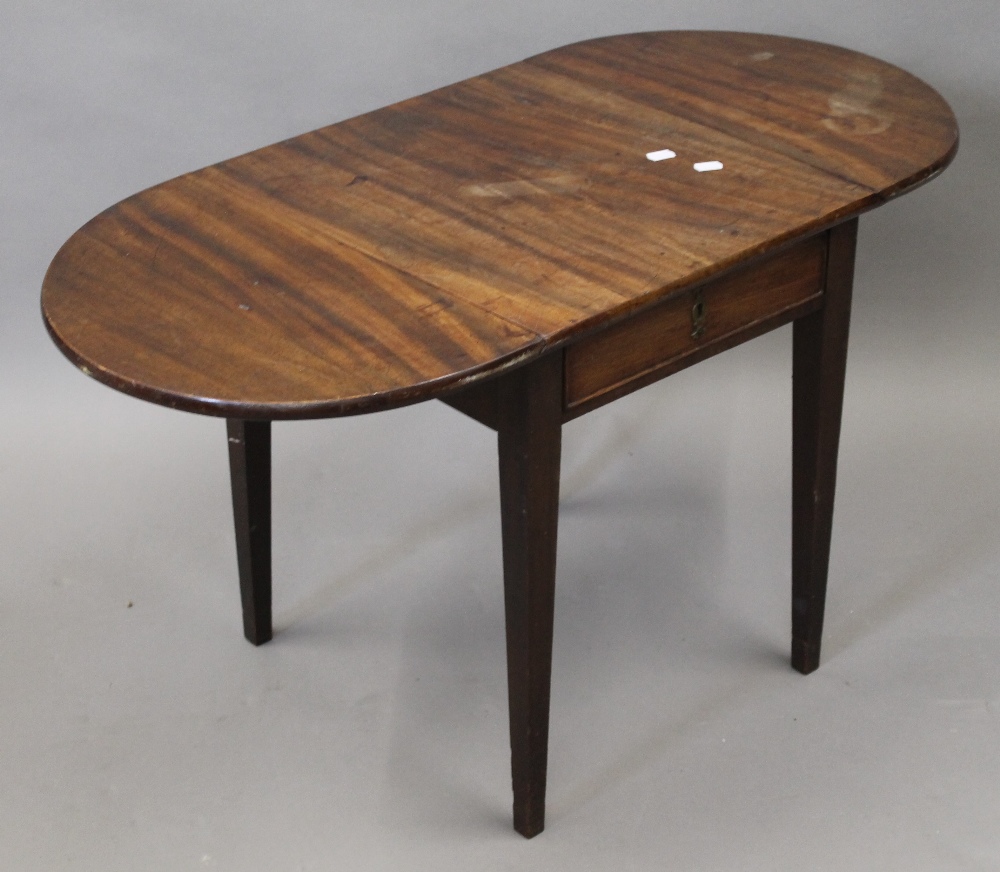 A small 19th century mahogany Pembroke table. 53.5 cm high. - Image 4 of 5