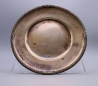 A silver dish, bearing Russian marks. 16.5 cm diameter. 5.2 troy ounces.