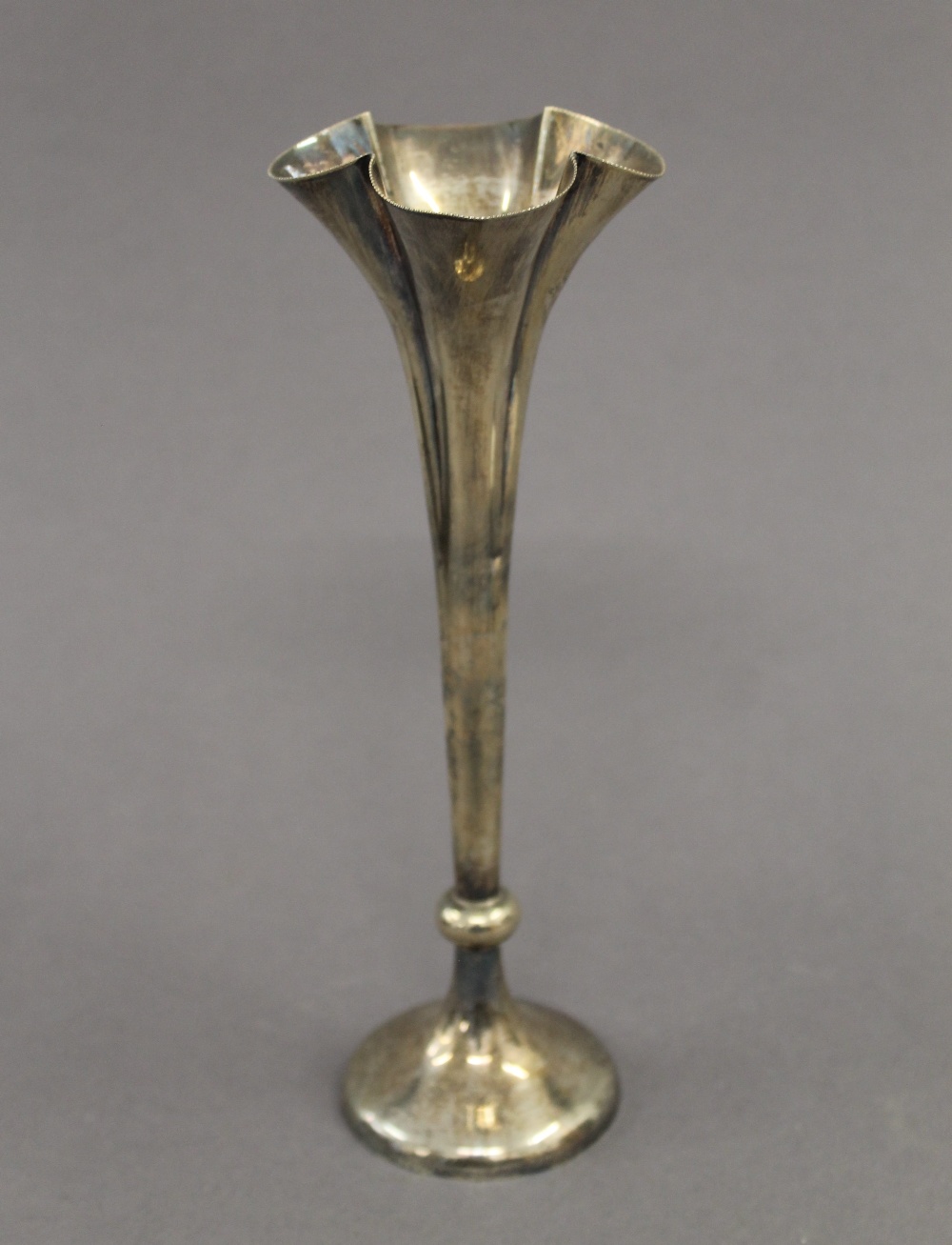 A silver bud vase, a small silver trophy cup and a broken silver trophy cup. The former 22 cm high. - Image 10 of 12