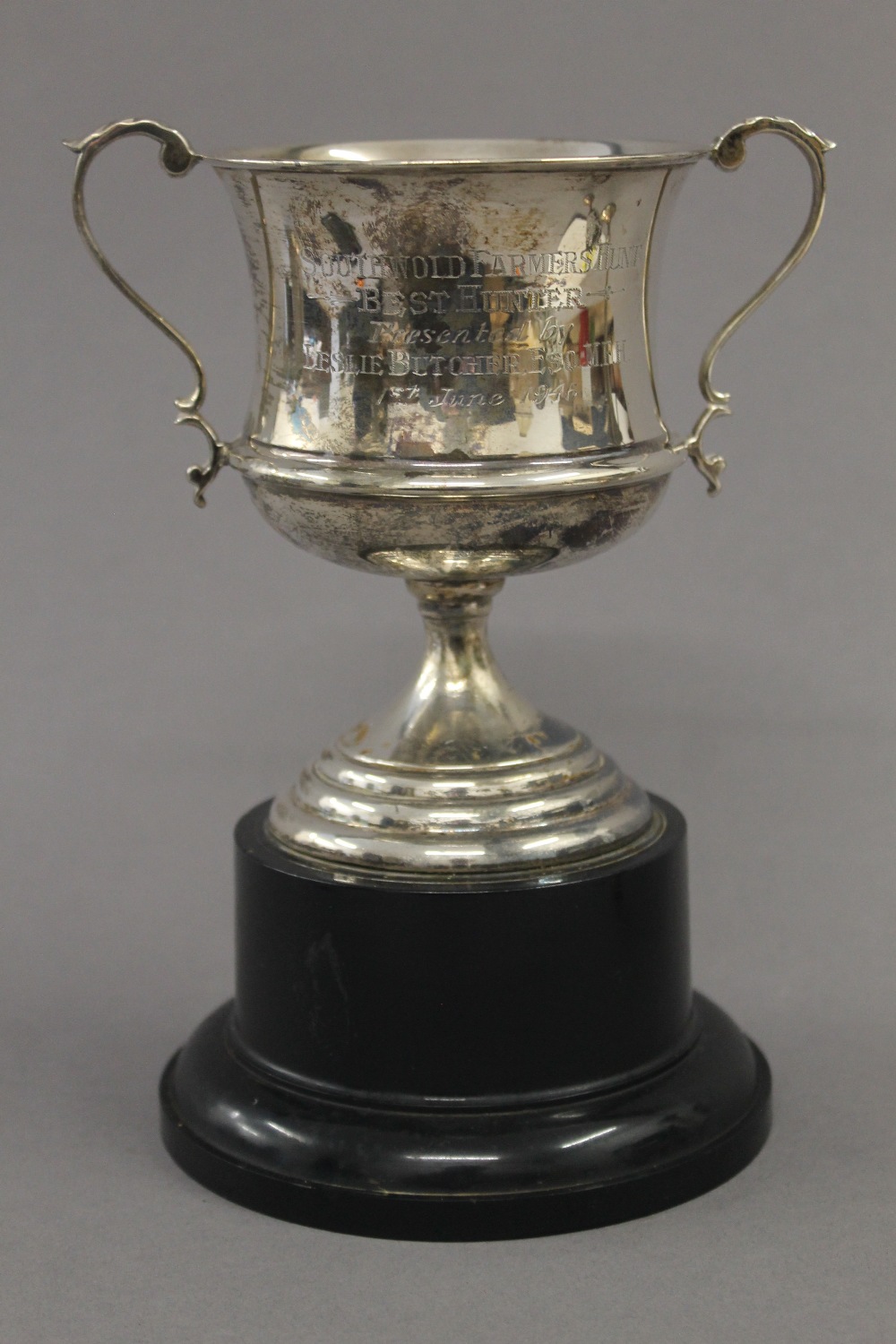 A silver bud vase, a small silver trophy cup and a broken silver trophy cup. The former 22 cm high. - Image 3 of 12