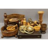 A quantity of various treen objects, etc.