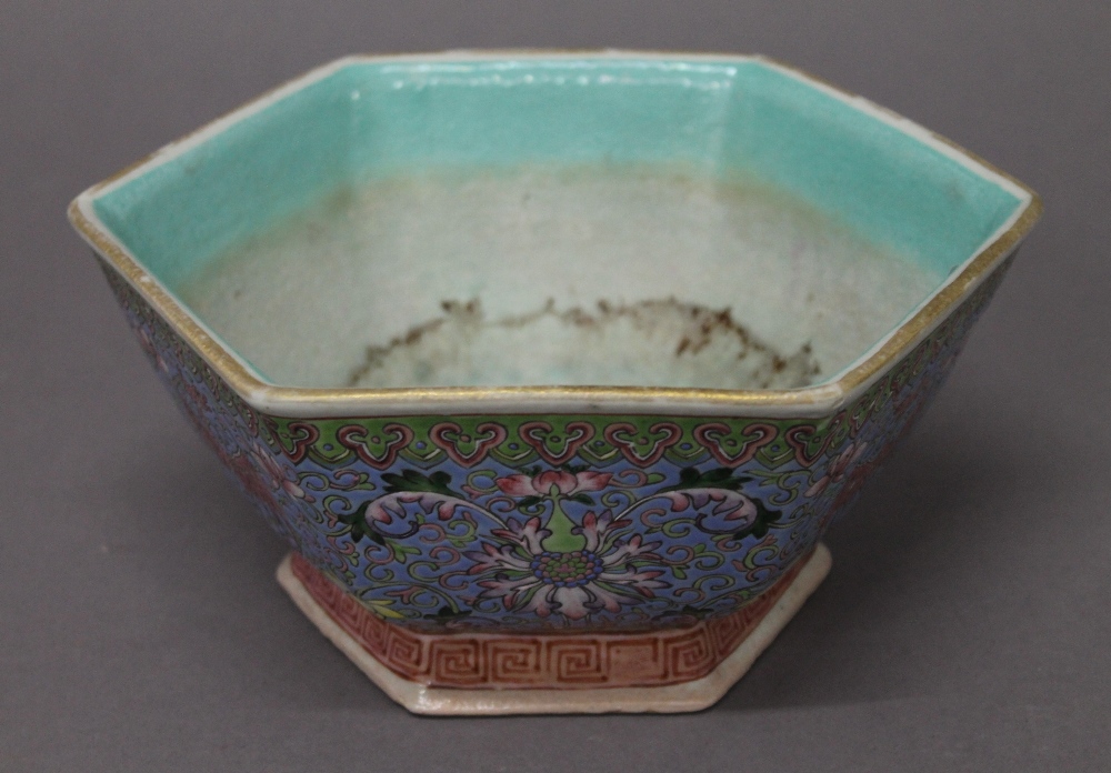 A Chinese hexagonal turquoise and blue bowl. 21 cm diameter.