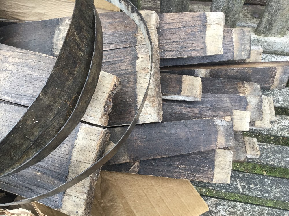 A dismantled barrel - Image 2 of 2