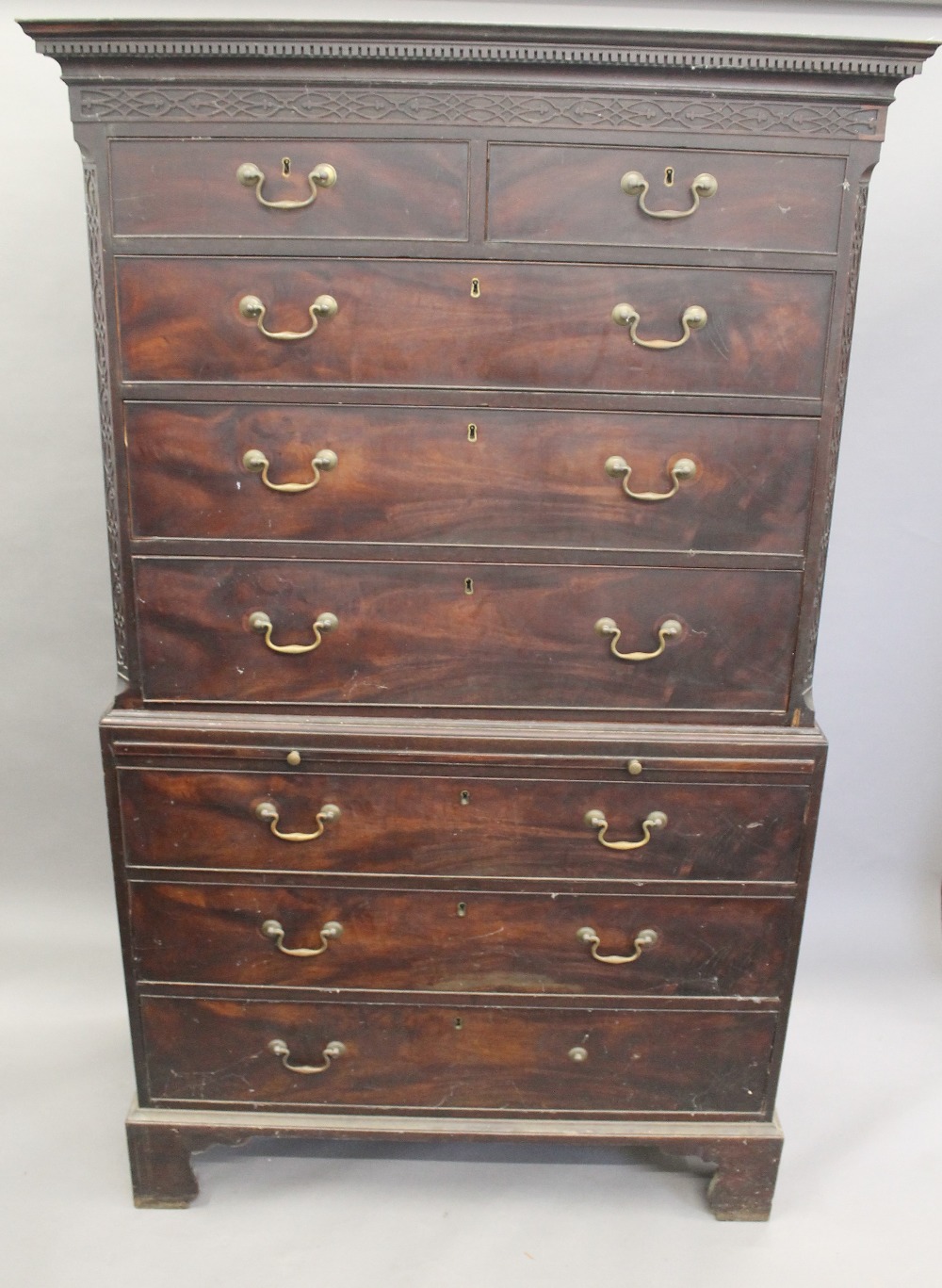 A George III mahogany chest on chest. 189 cm high x approximately 113 cm wide.