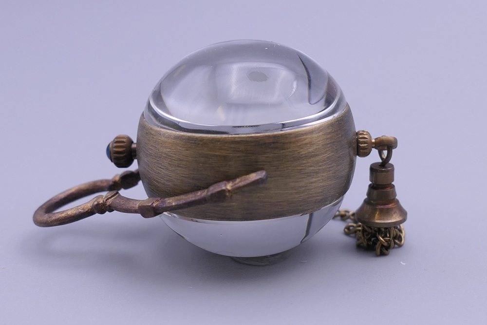 A pendant ball watch. 3.5 cm wide. - Image 3 of 4