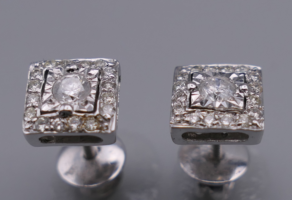 A pair of 18 ct white gold Art Deco style square diamond ear studs. 7 mm square. - Image 9 of 9