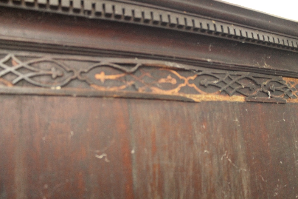A George III mahogany chest on chest. 189 cm high x approximately 113 cm wide. - Image 3 of 12