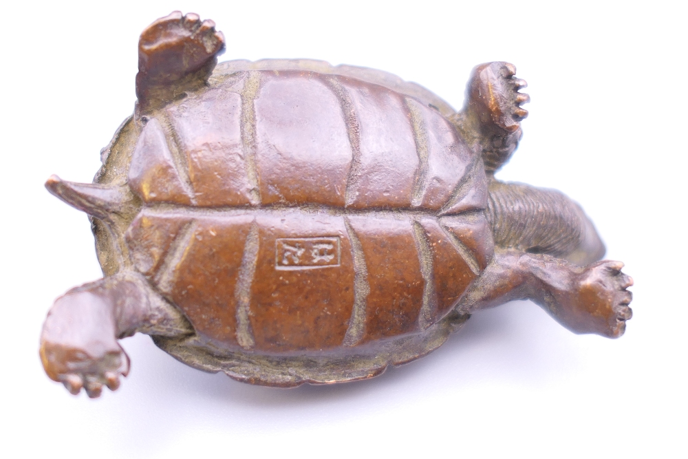 A bronze model of a tortoise. 5.5 cm long. - Image 4 of 5