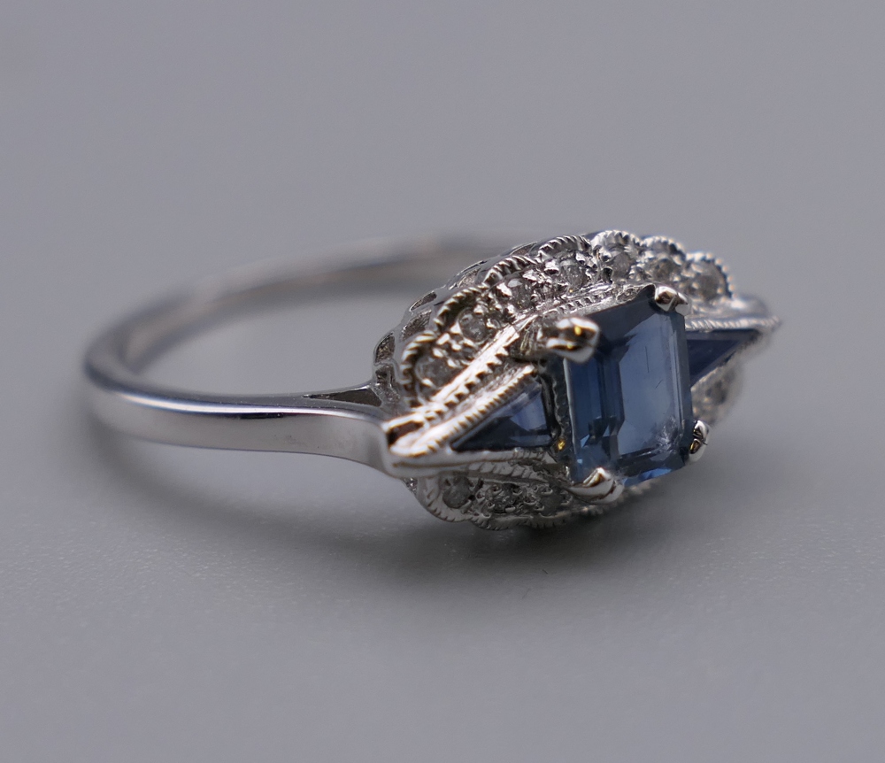 An Art Deco style 9 ct white gold sapphire and diamond ring. Ring size N/O. - Image 8 of 10