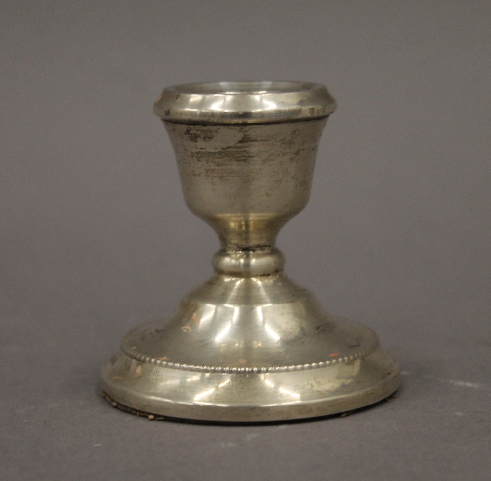Two pairs of silver dwarf candlesticks. The largest 6.5 cm high. 11.2 troy ounces loaded. - Image 4 of 8