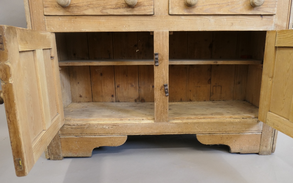 A Victorian pine dresser. 138 cm wide, 180 cm high. - Image 2 of 4