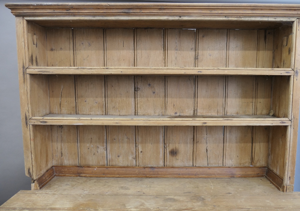 A Victorian pine dresser. 138 cm wide, 180 cm high. - Image 3 of 4