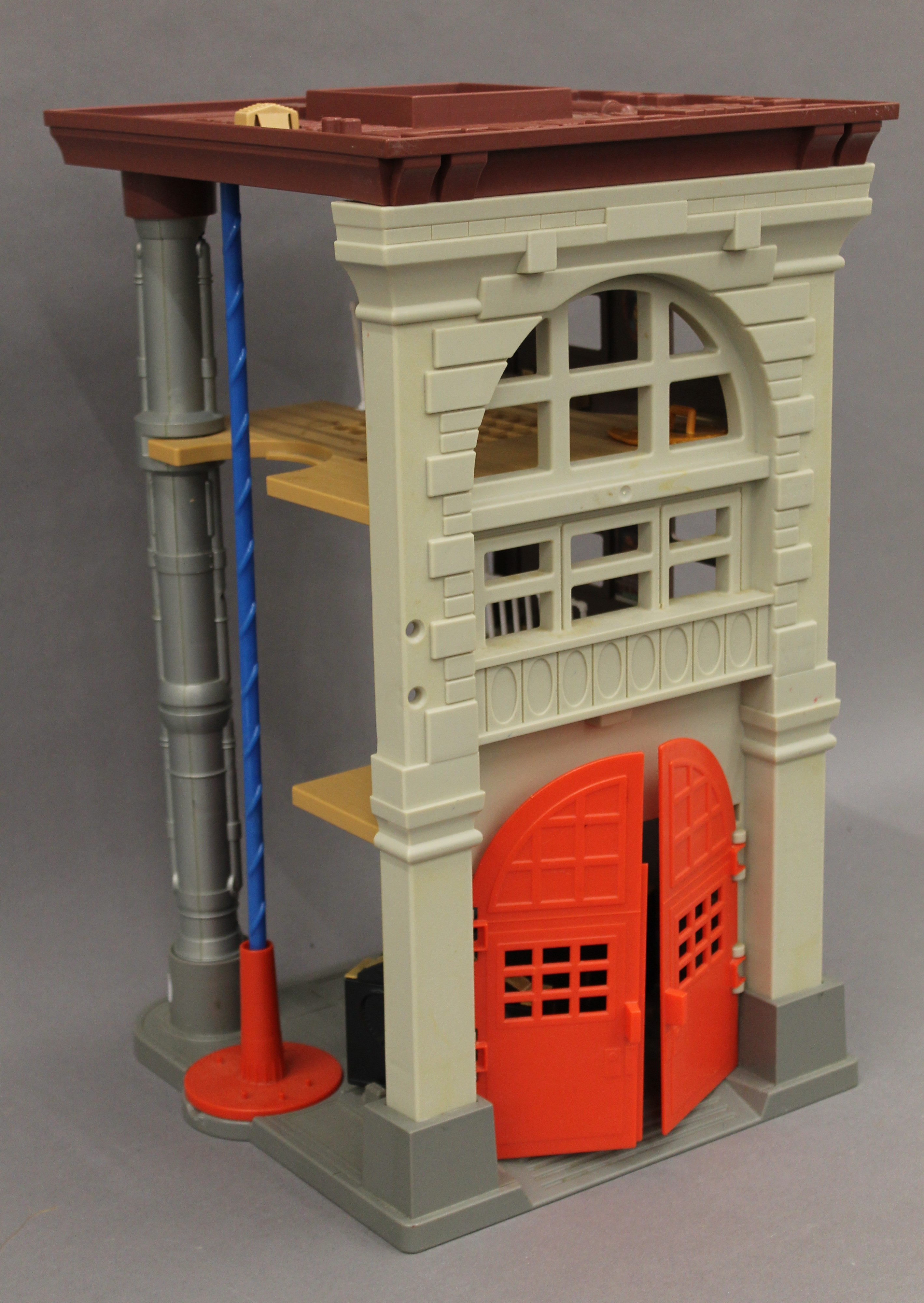 A Ghostbuster Fire Station and figures, and a box of Batman figures and toys, etc. - Image 3 of 3