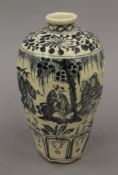 A Chinese blue and white porcelain vase. 20.5 cm high.