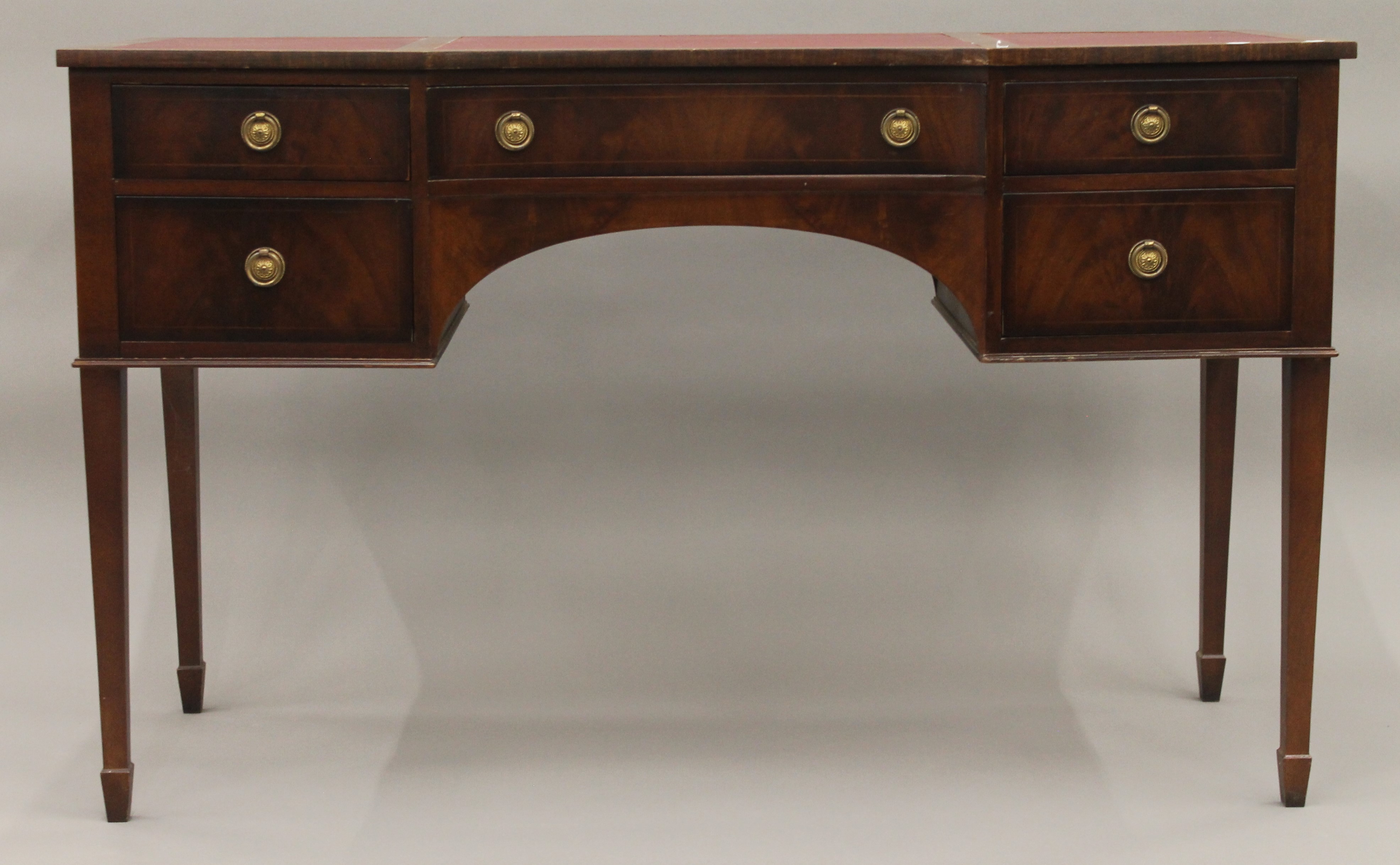 A reproduction mahogany desk and a corner chair. The former 122 cm wide. - Image 7 of 11