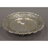 A pierced silver footed dish. 27.5 cm diameter. 15.6 troy ounces.