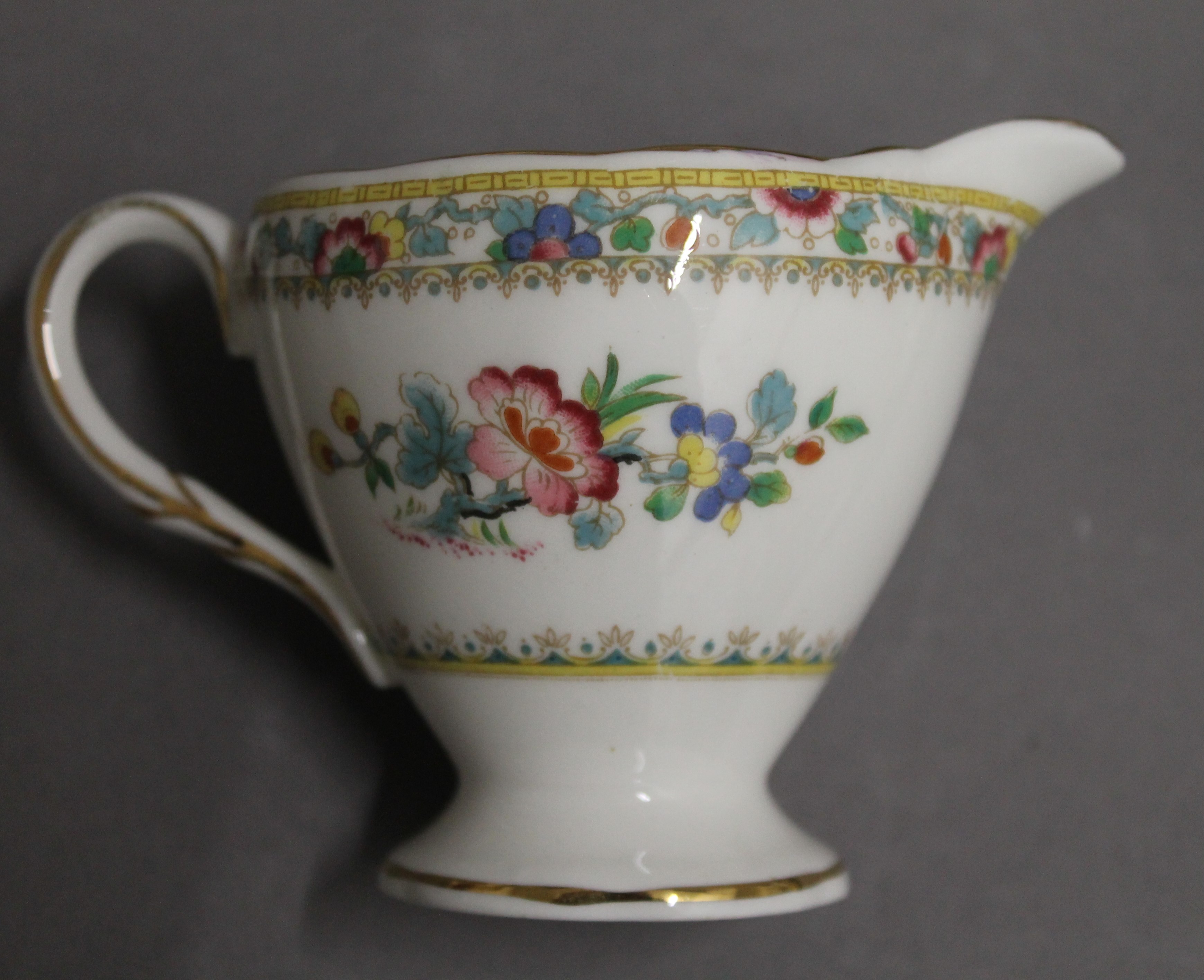 A Coalport Ming Rose porcelain tea set and various dinner wares. - Image 5 of 19