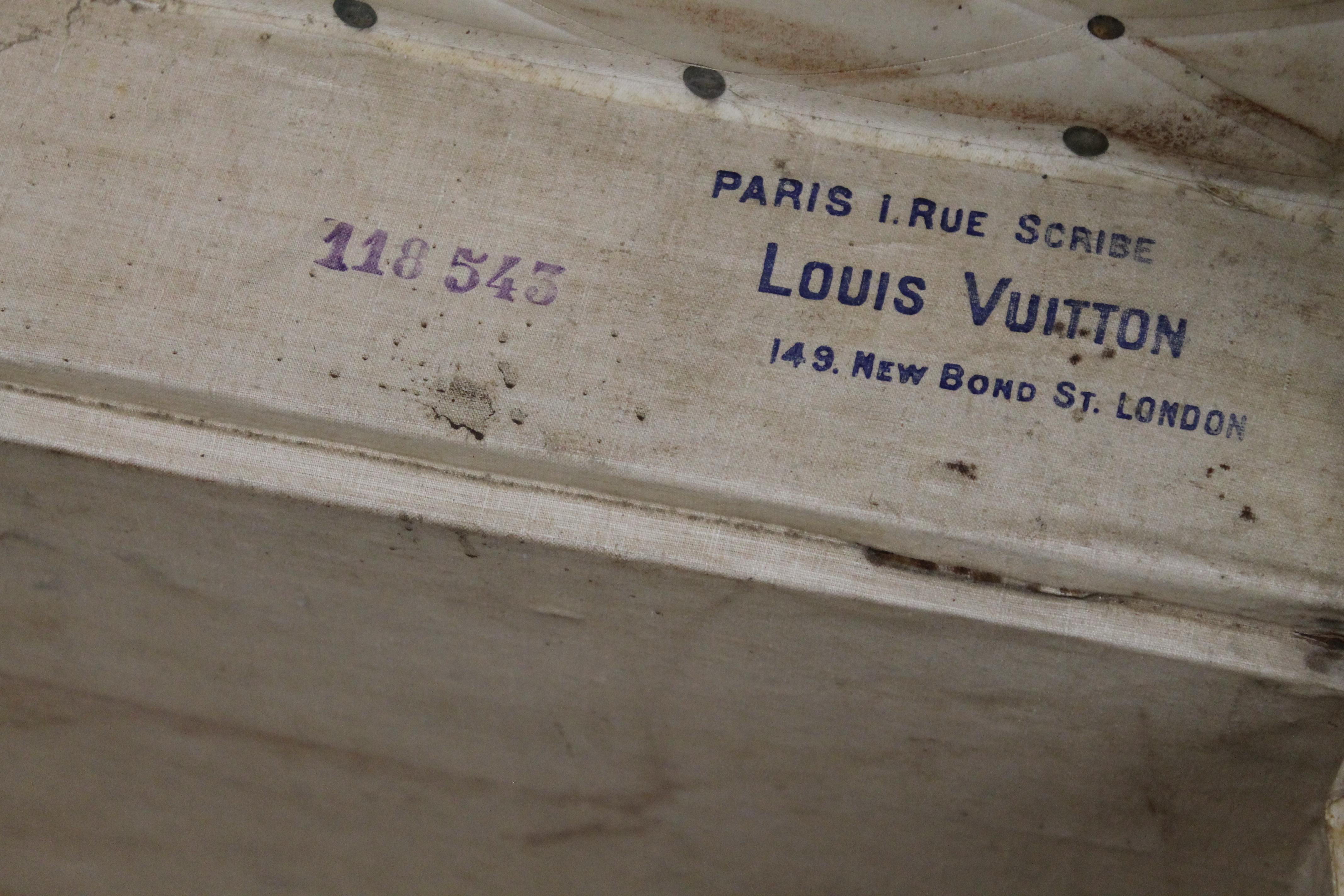A vintage Louis Vuitton trunk. 75.5 cm wide. - Image 9 of 10