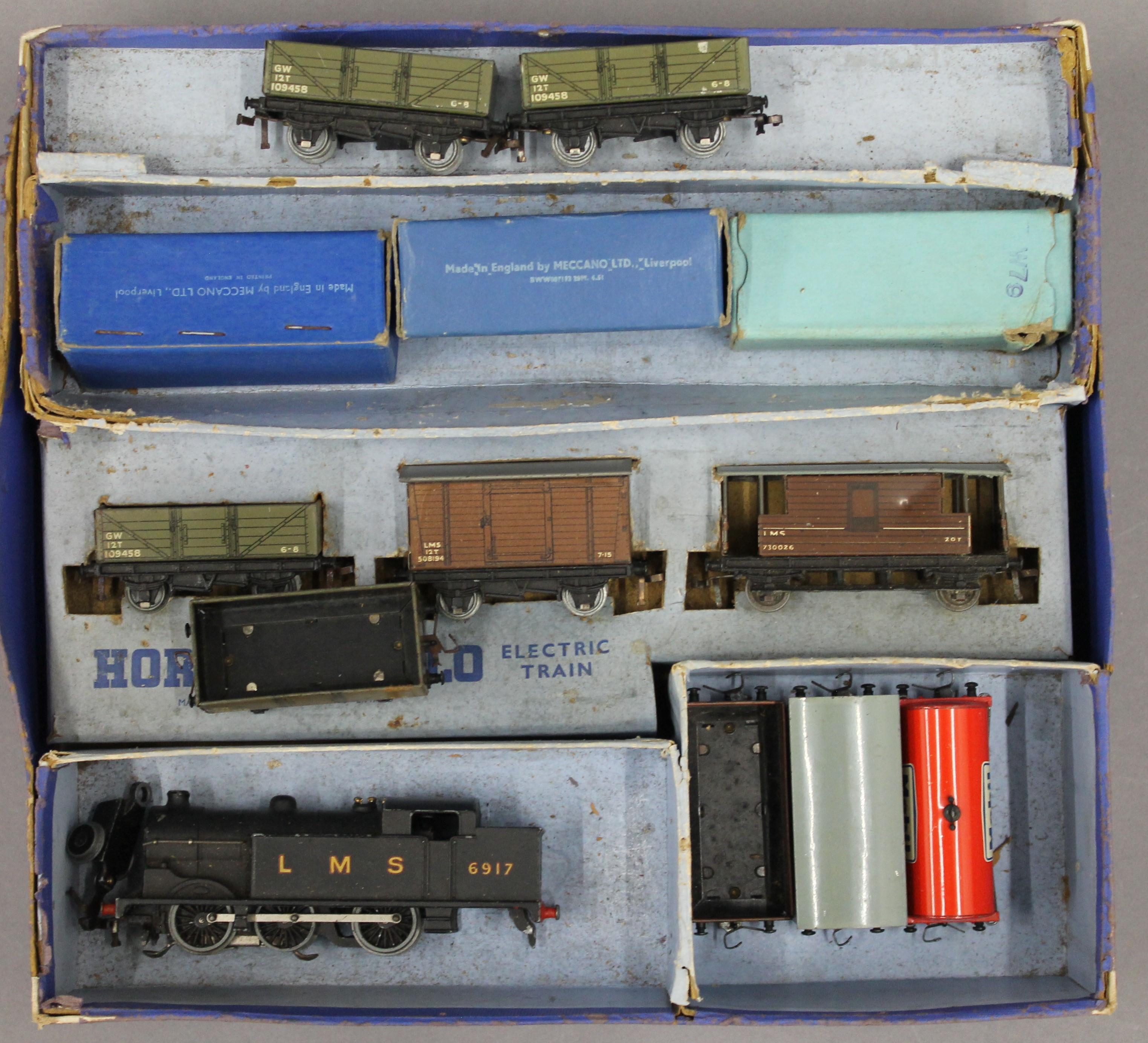 A vintage Hornby Dublo part train set. - Image 3 of 3