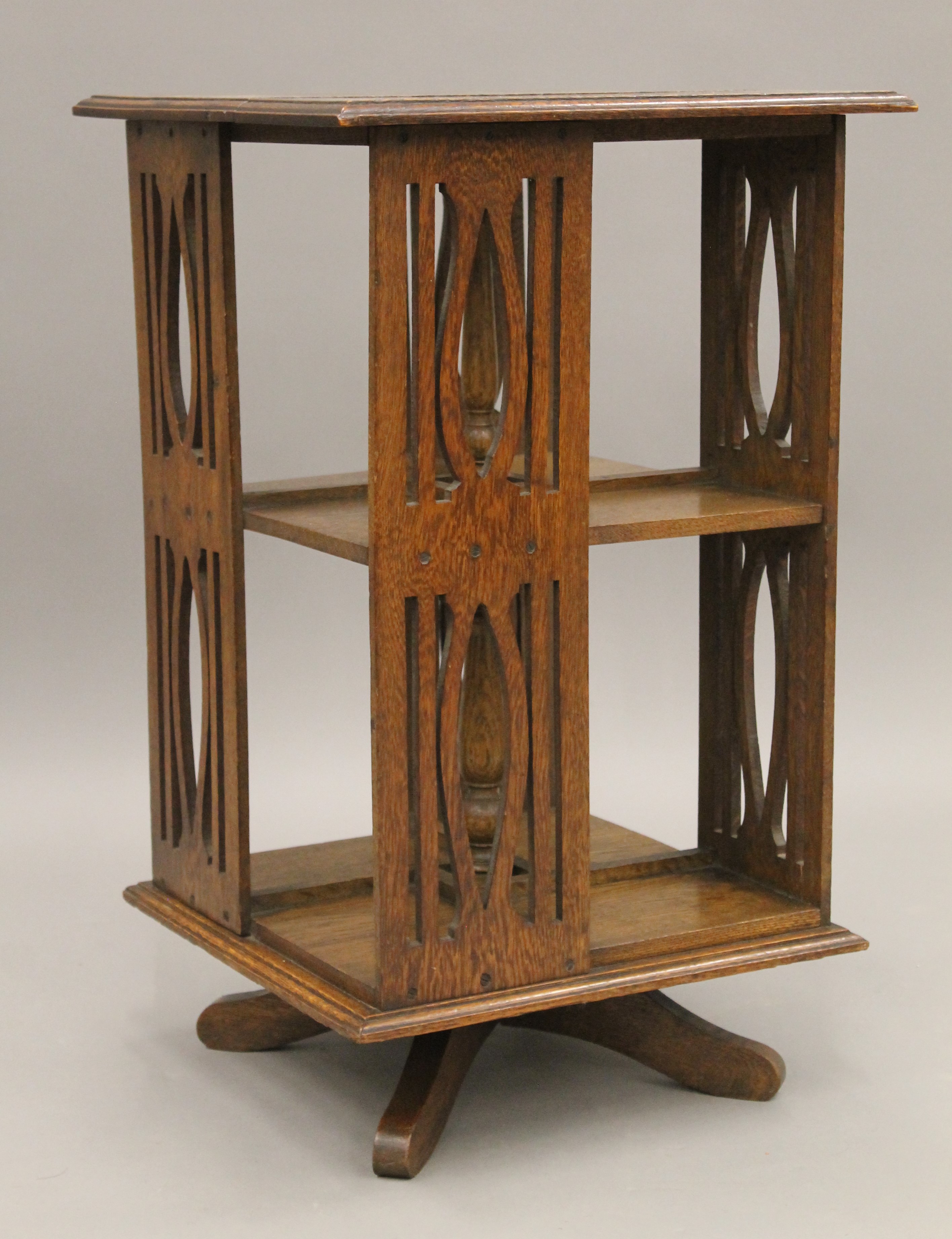 An early 20th century oak revolving bookcase. 65 cm high. - Image 3 of 4