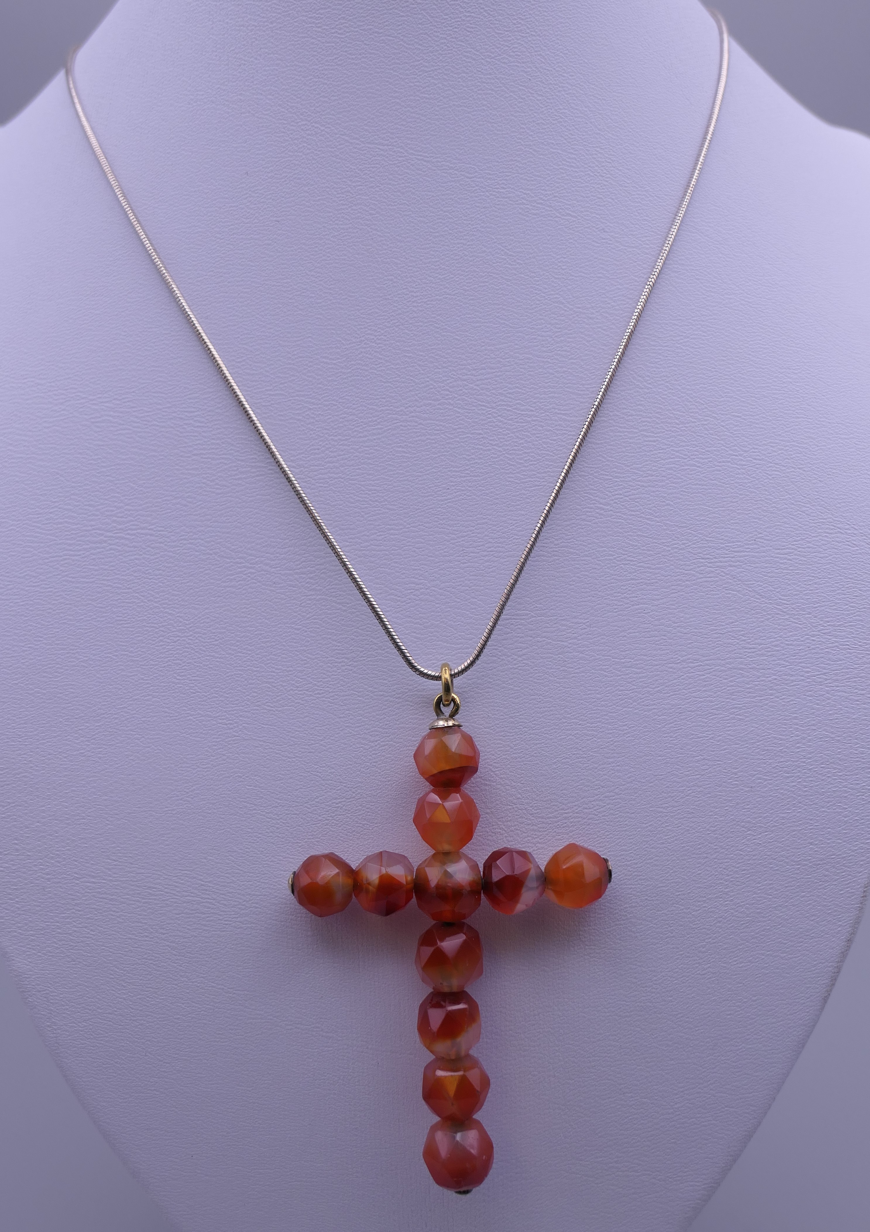 An antique banded agate hardstone cross and a faceted carnelian bead cross on a 925 silver chain. - Image 5 of 10