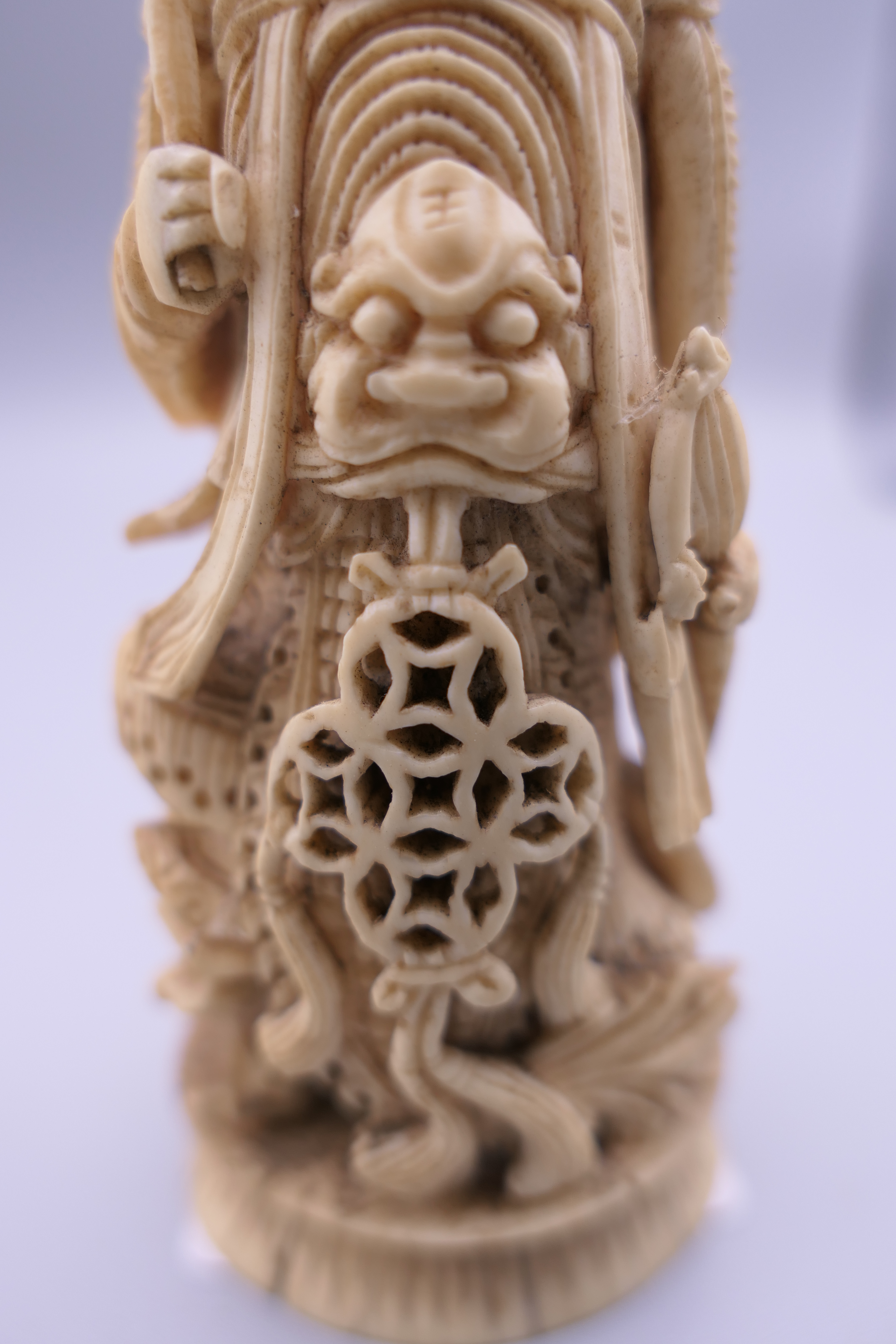 A 19th century Chinese ivory figure, probably a chess piece. 11.5 cm high. - Image 7 of 8