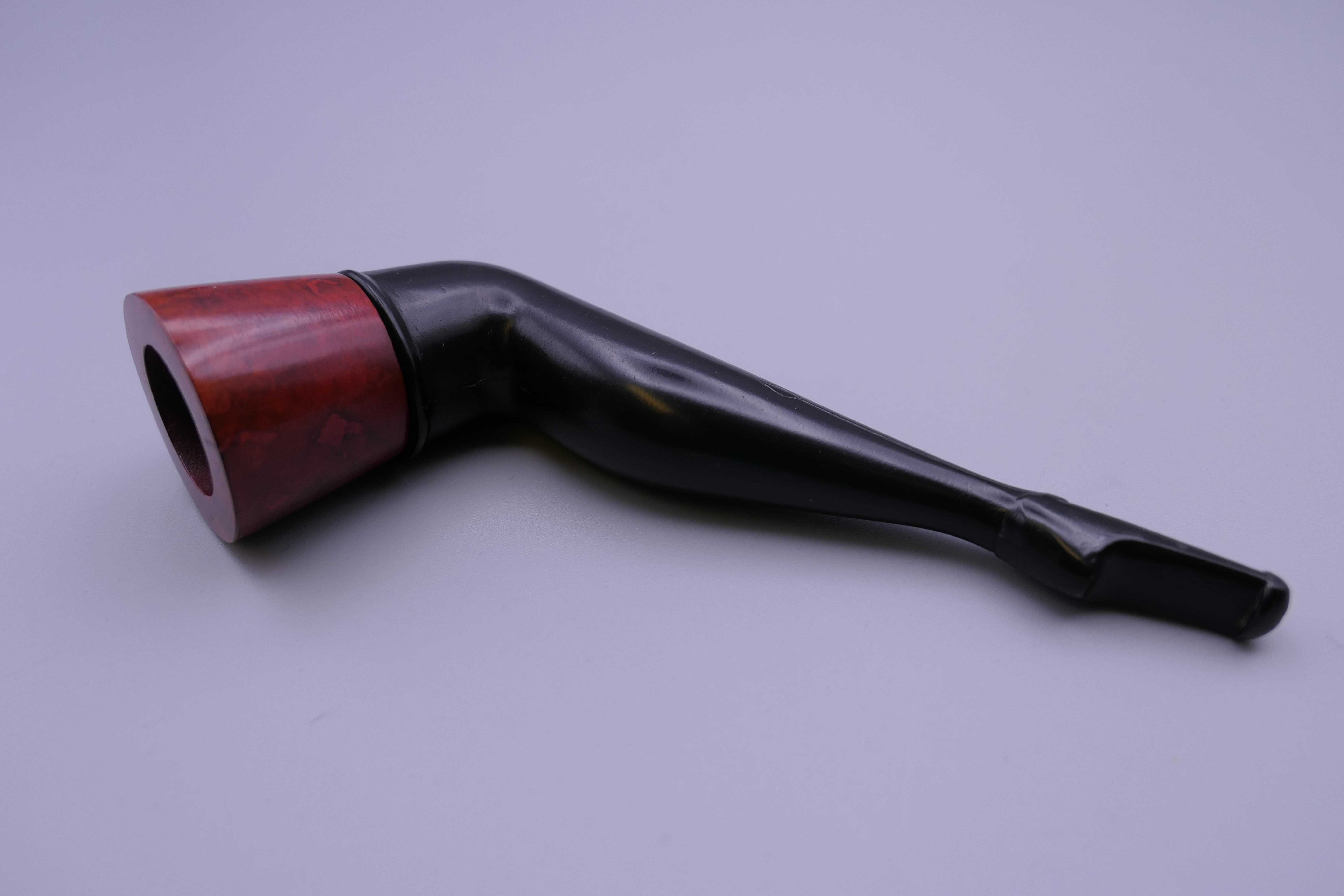 A wood bowled novelty pipe in the form of a lady's shapely leg. 13.5 cm long. - Image 5 of 5