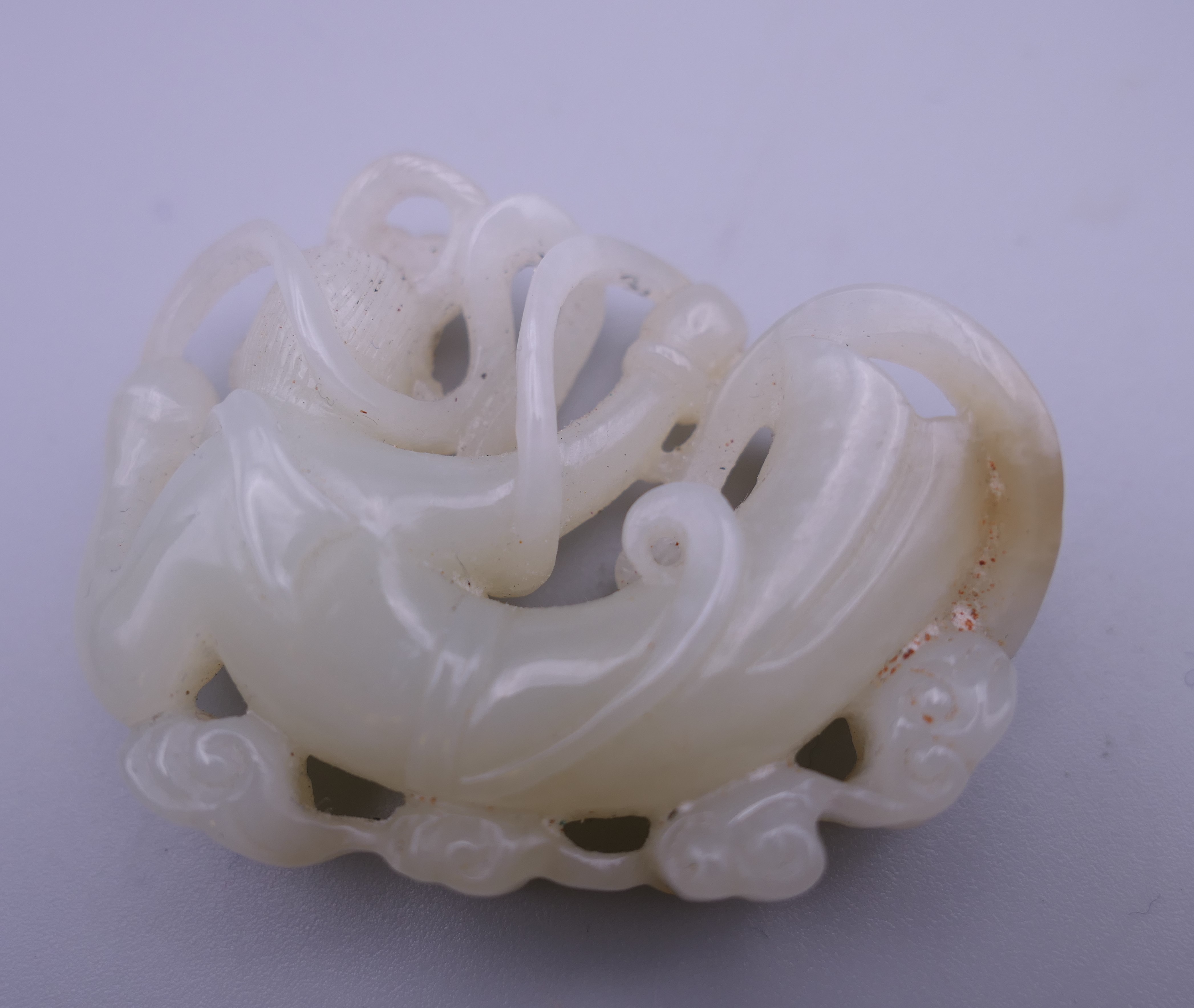 A Chinese jade carving of Guanyin. 5.5 cm wide. - Image 2 of 9