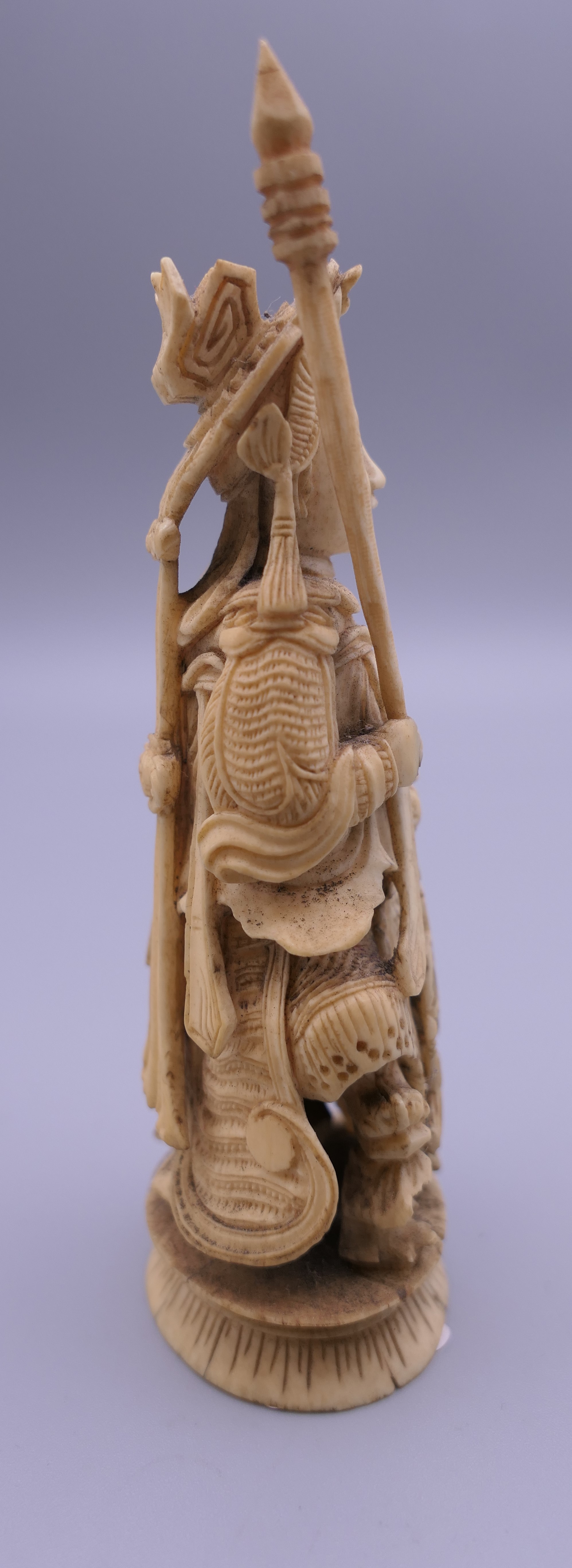 A 19th century Chinese ivory figure, probably a chess piece. 11.5 cm high. - Image 2 of 8