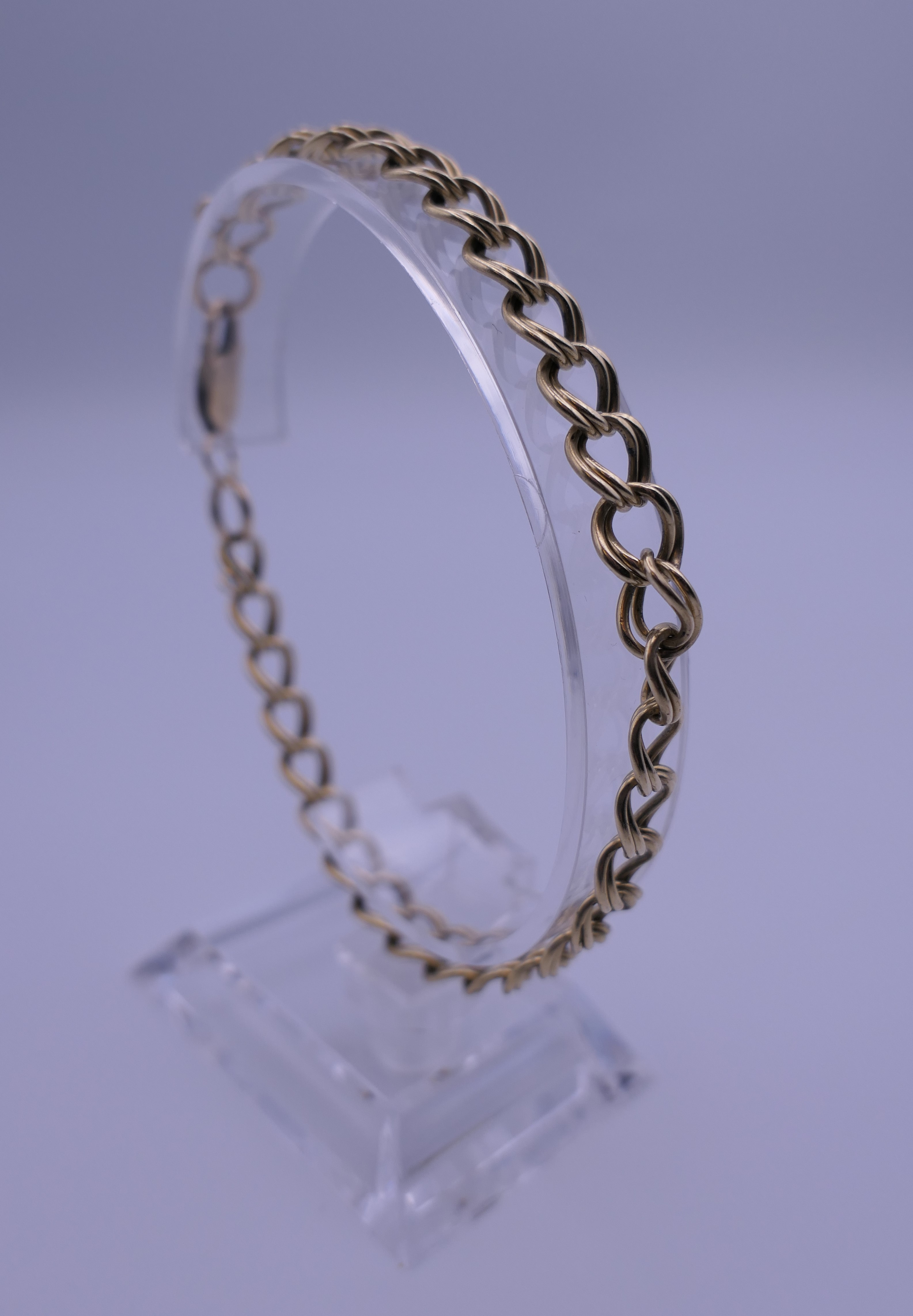 Three 9 ct gold bracelets and a 9 ct gold necklace. 34.5 grammes. - Image 7 of 14