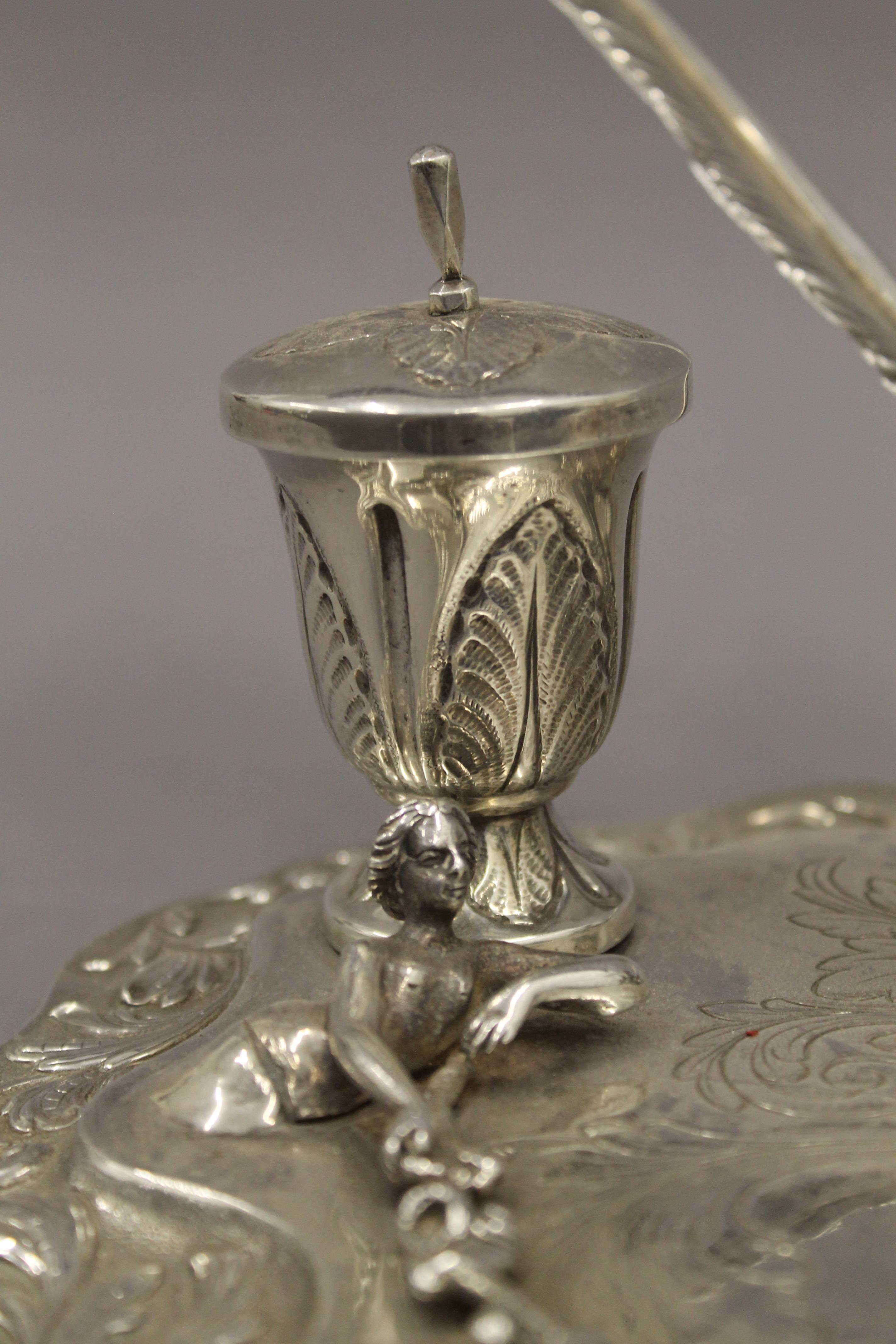 A 925 silver desk stand. 28 cm wide. 28.8 troy ounces total weight. - Image 5 of 5