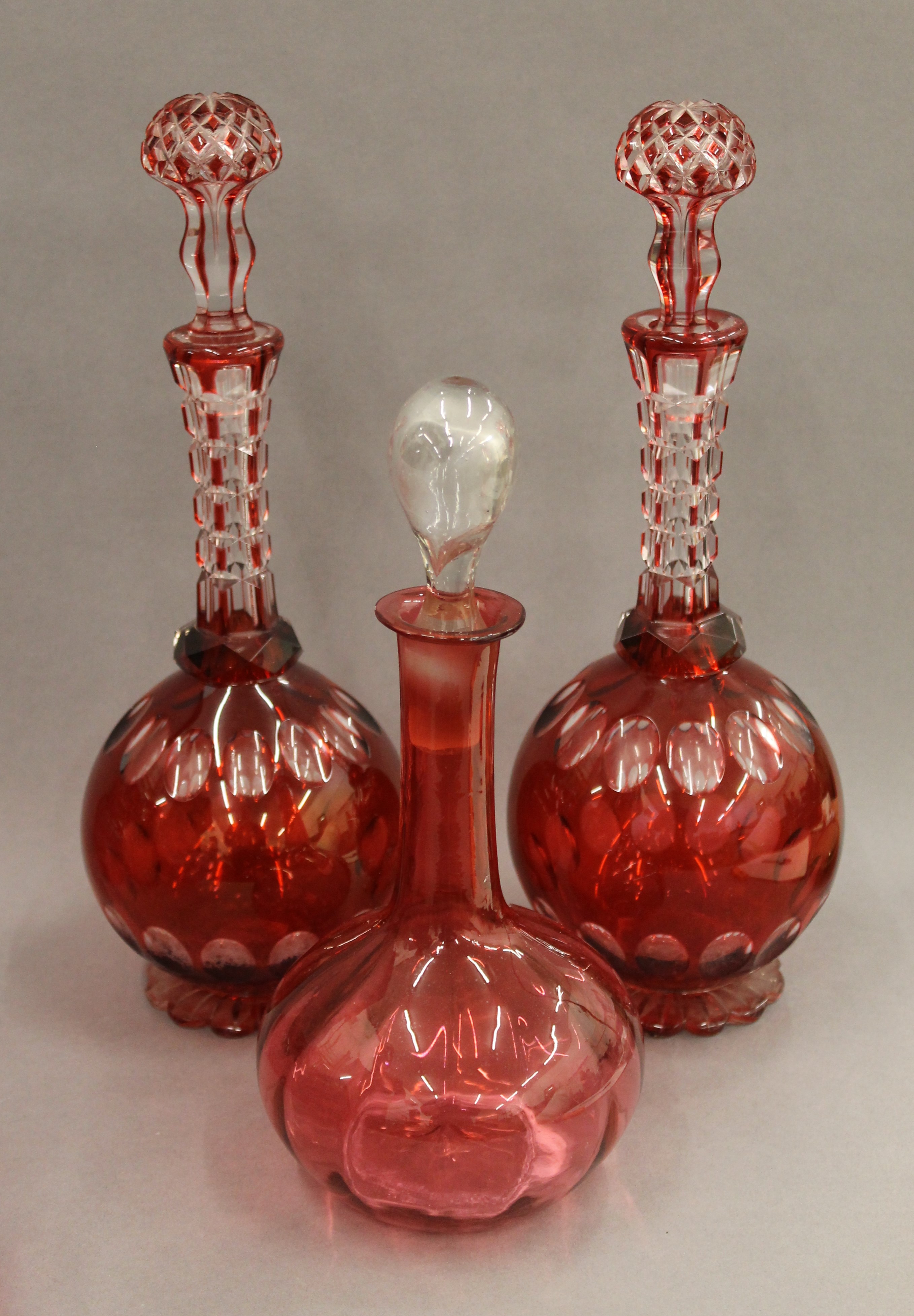 A large quantity of various cranberry glass - Image 3 of 9