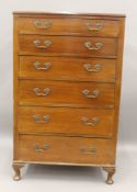 An early/mid 20th century chest of drawers. 81 cm wide.